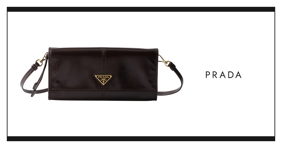 プラダ】の財布。ミニバッグとして携えたい、2026年の新バディ