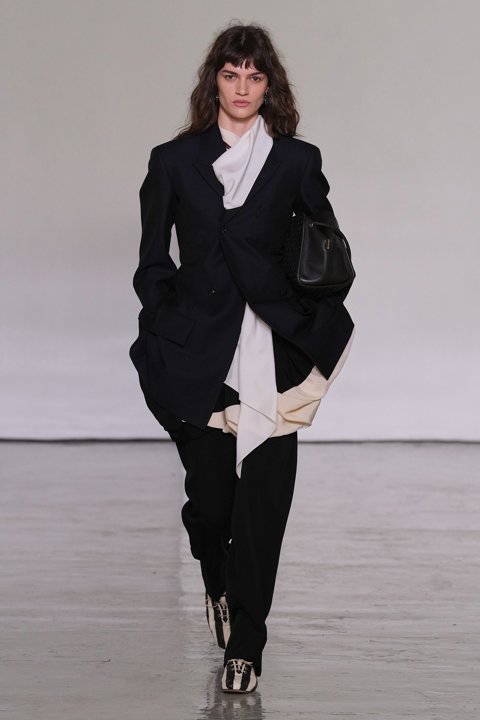2027年春夏コレクション_BOTTEGA VENETA(ボッテガ ヴェネタ)_モデル_58
