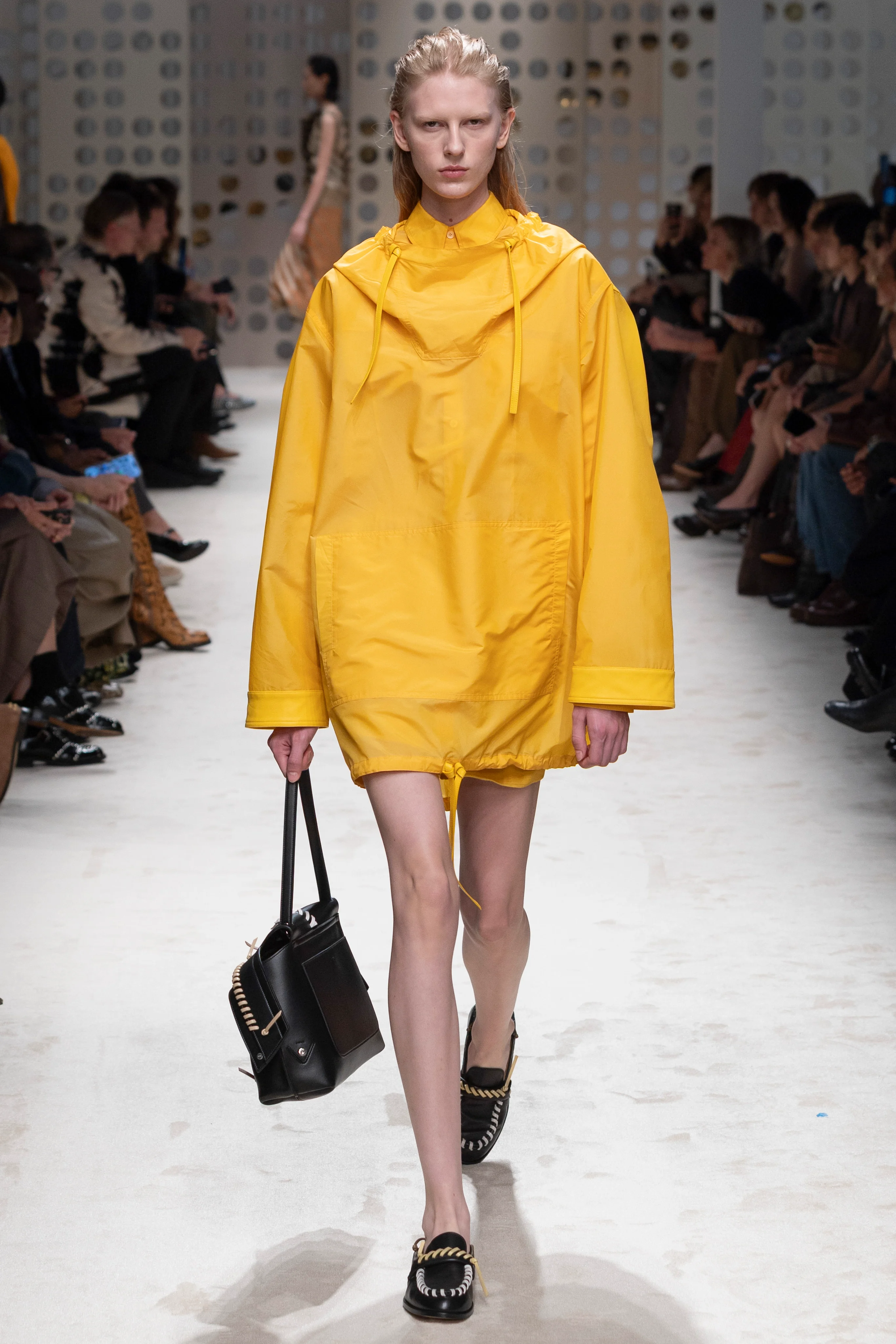 2026年春夏コレクション_TOD'S(トッズ)_モデル_24