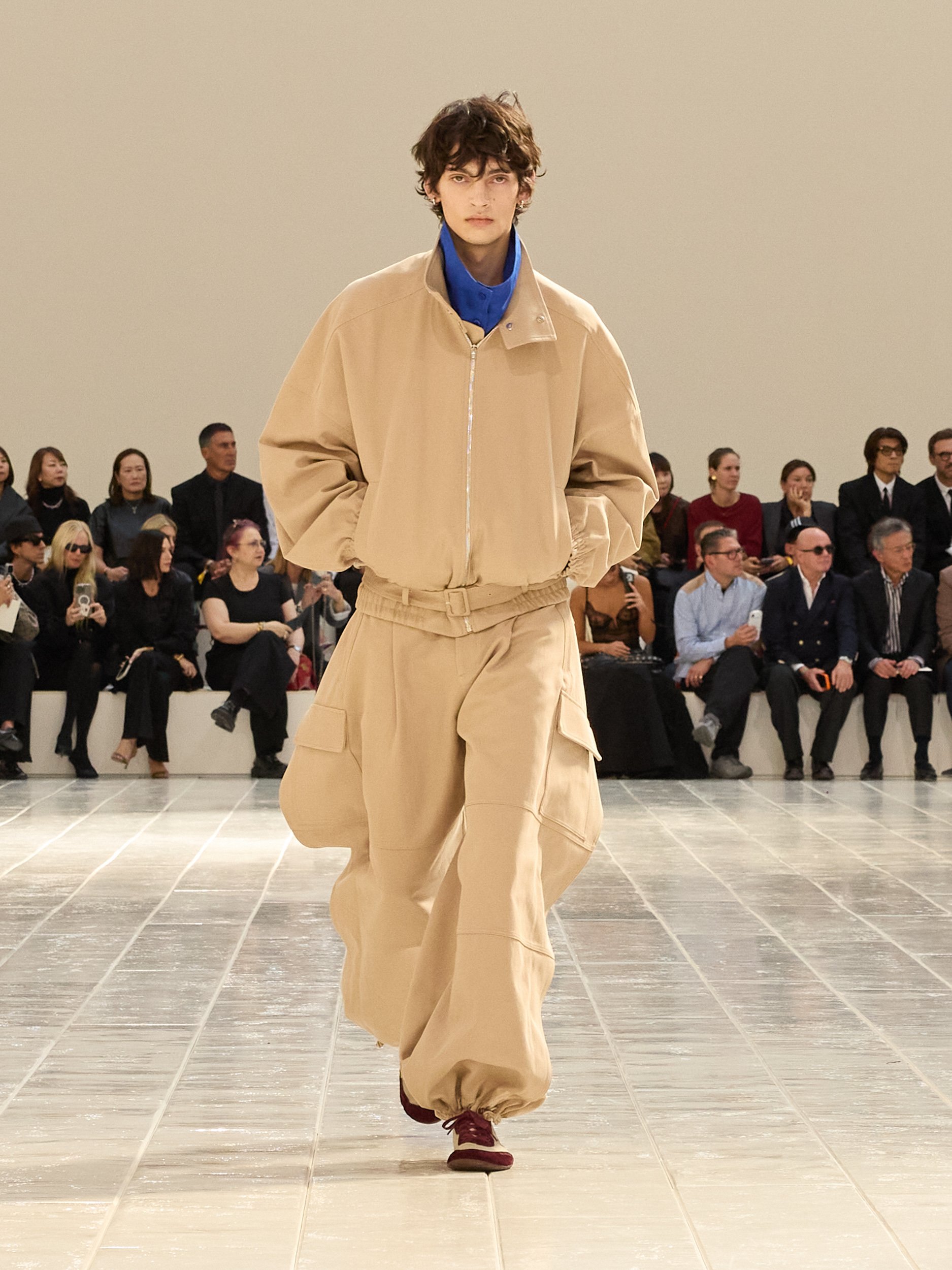 2027年春夏コレクション_BALENCIAGA(バレンシアガ)_モデル_10