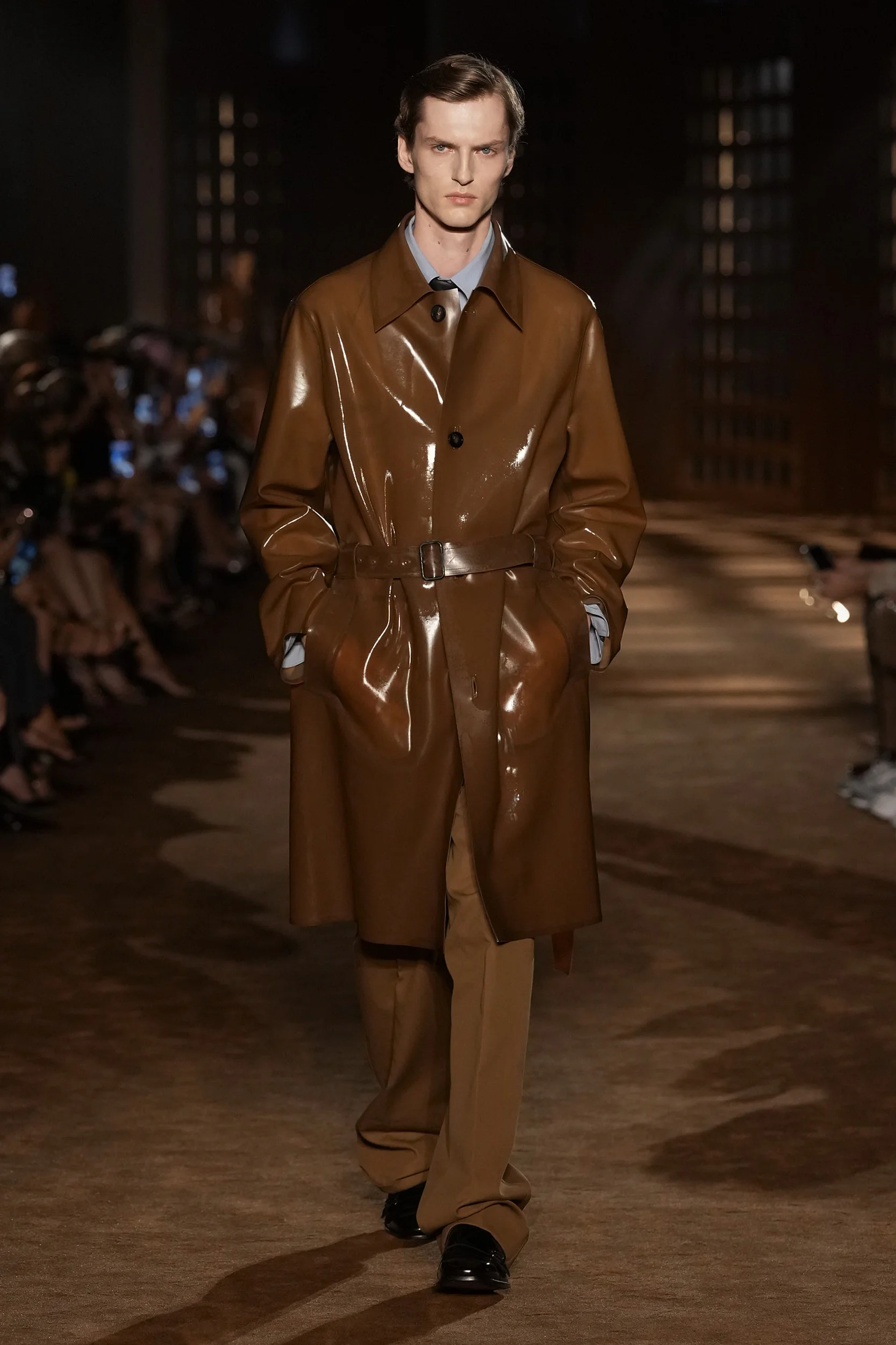 2027年春夏コレクション_FERRAGAMO(フェラガモ)_モデル_25