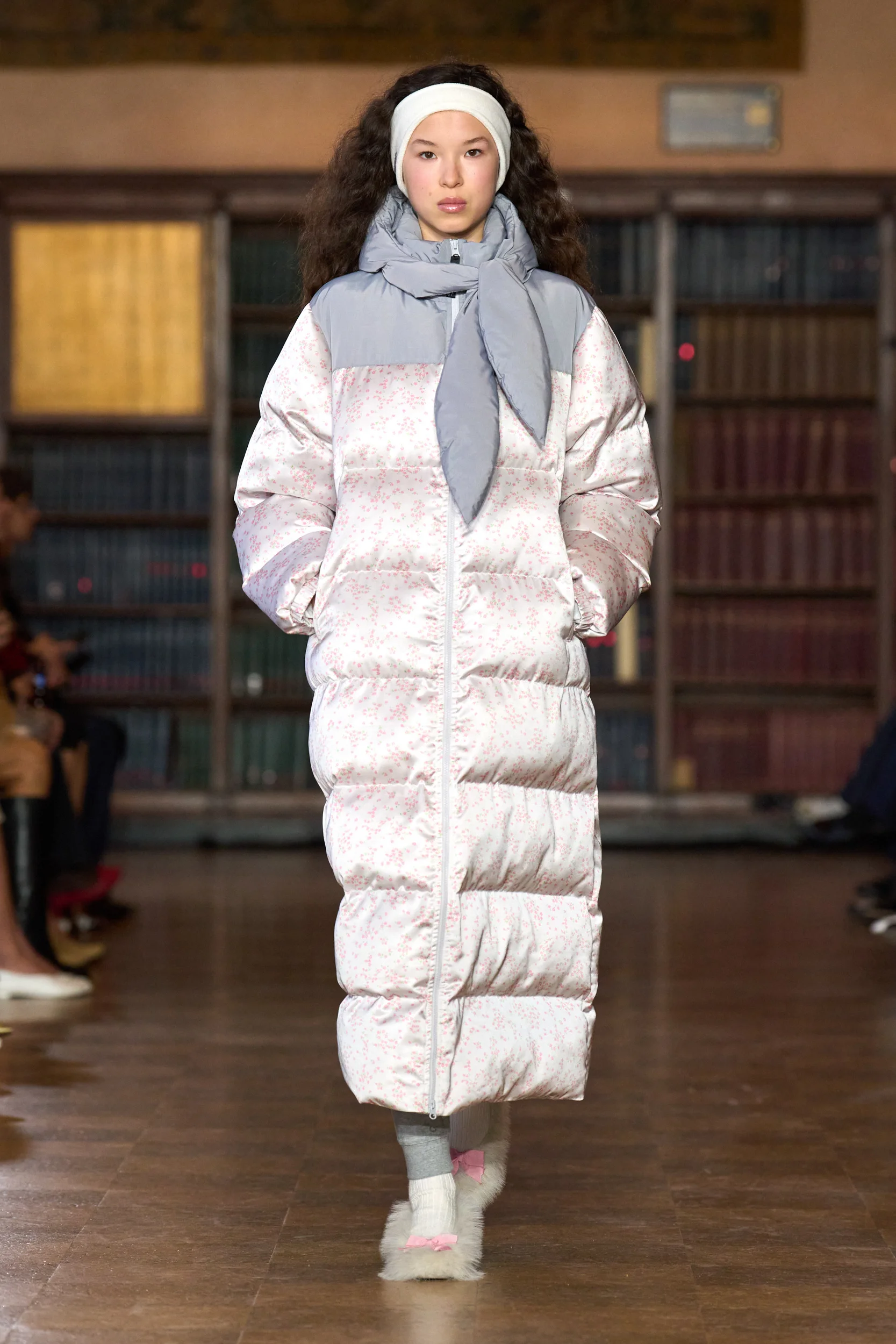 2026-27年秋冬コレクション_SANDY LIANG(サンディ・リアン)_モデル_19