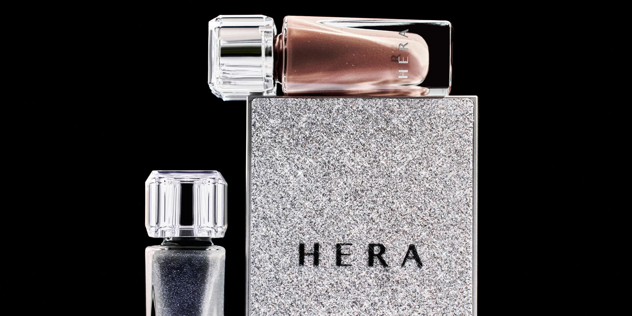 モードなグリッターは【HERA】に任せて。リップとアイシャドウのホリデールックが到着