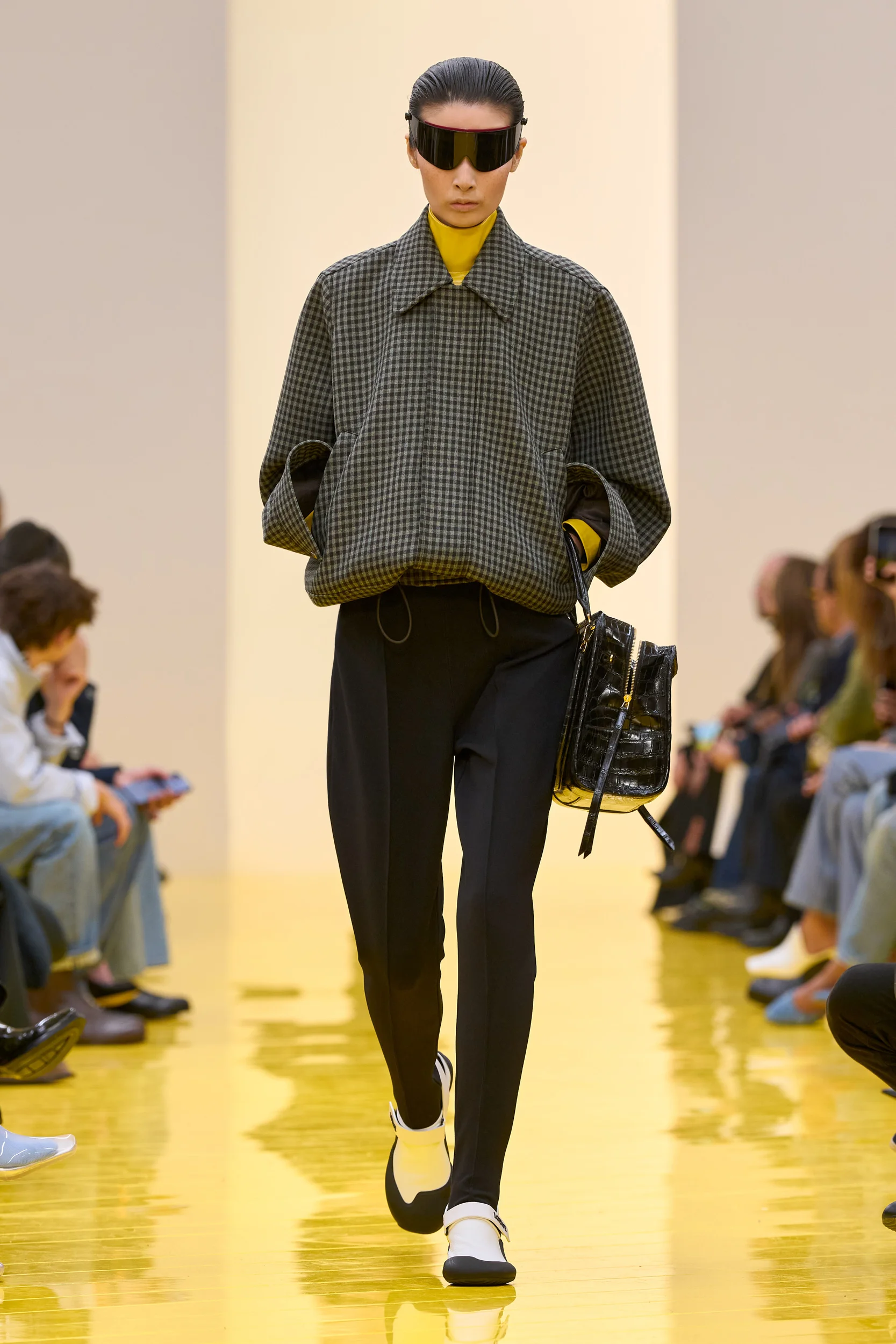 2026-27年秋冬コレクション_LOEWE(ロエベ)_モデル_42