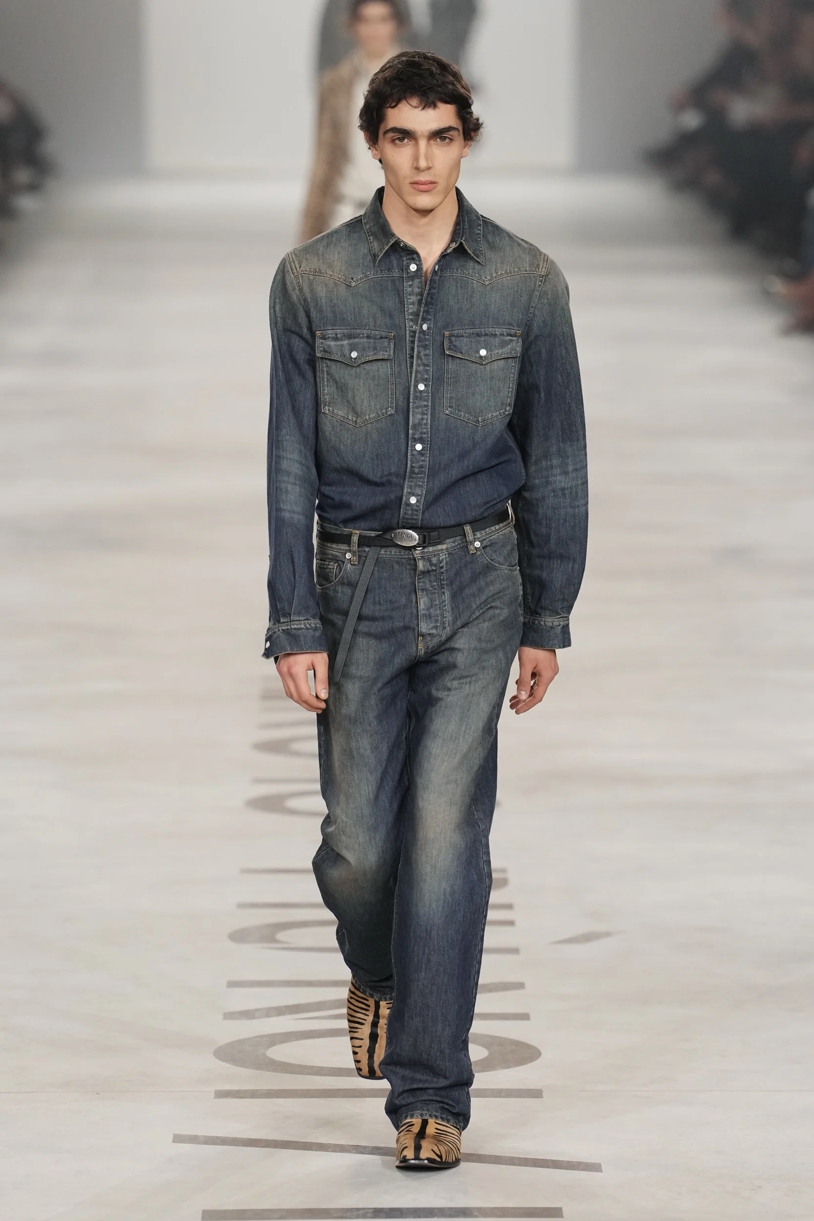 2026-27年秋冬コレクション_FENDI(フェンディ)_モデル_41