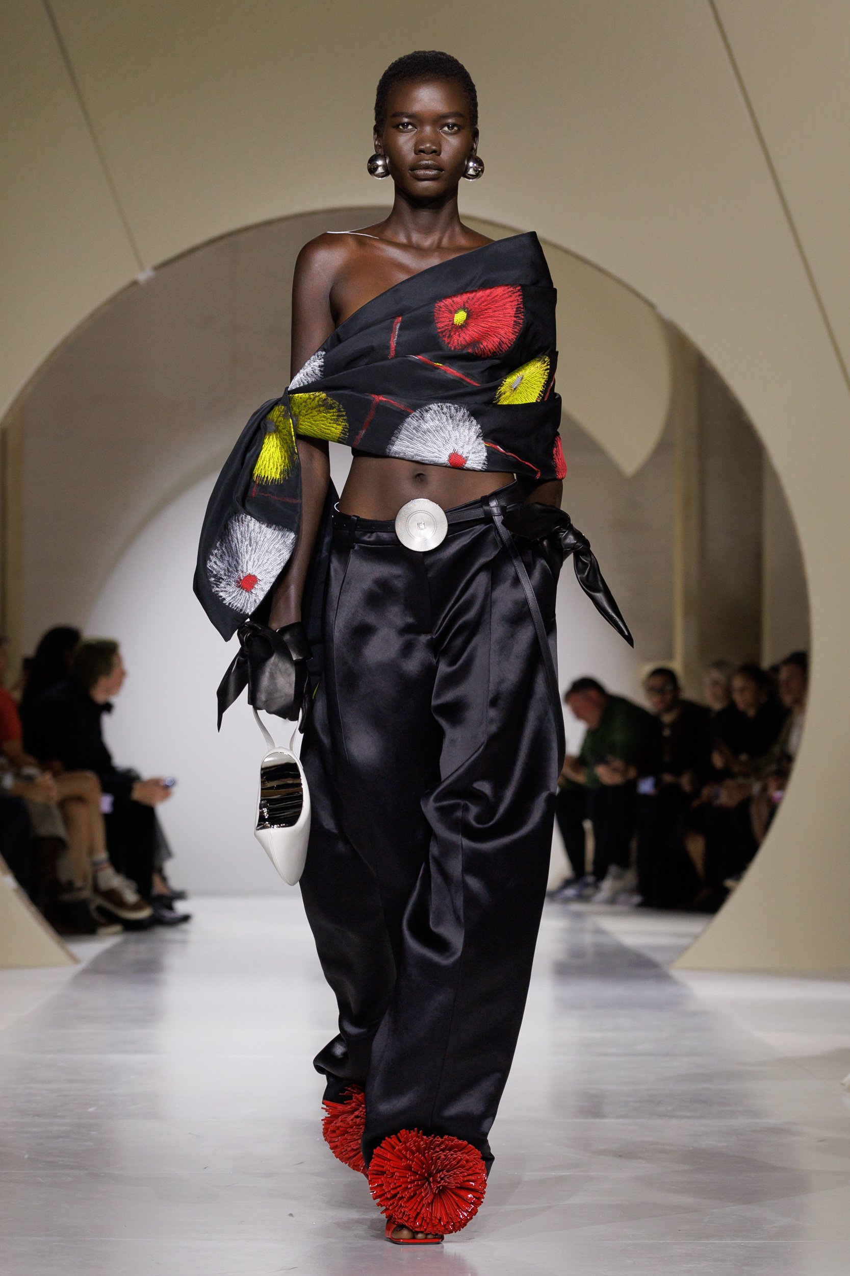 2027年春夏コレクション_GIVENCHY(ジバンシィ)_モデル_25