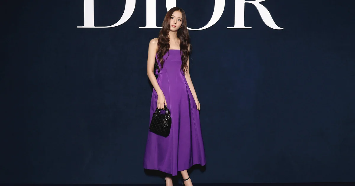 Dior ブラック/ピンク ハイヒール ディオール「J'Adior」パンプスに鮮やかピンクの新作、“刺繍入りリボン