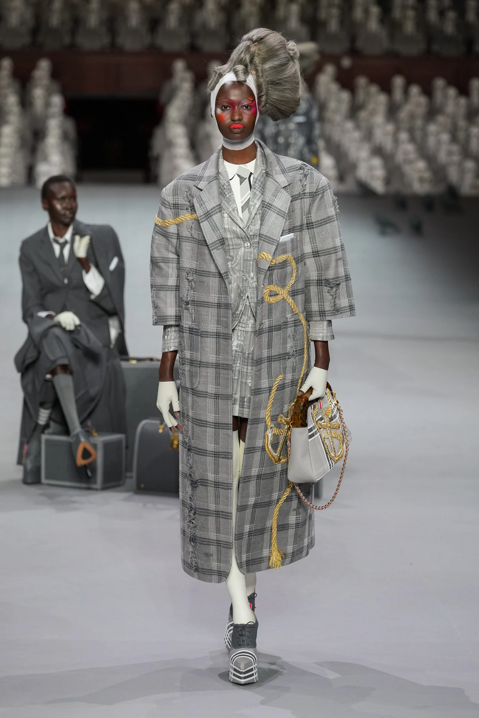 2023-24年秋冬オートクチュールコレクション_THOM BROWNE(トム ブラウン ニューヨーク)_モデル_22