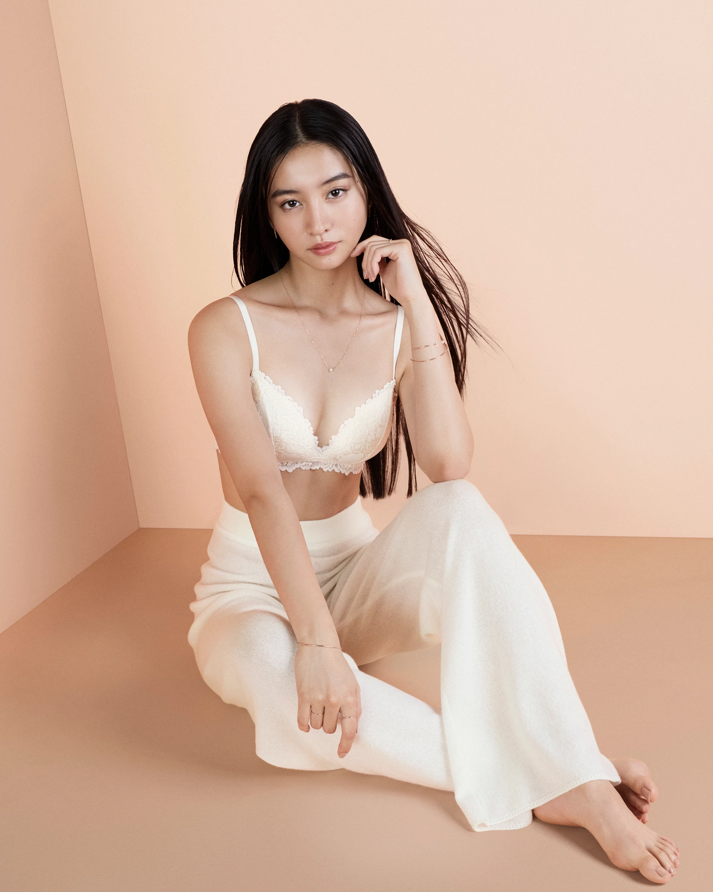 Intimissimi　インティミッシミ、感性を満たすランジェリー　Kōki,がまとうPretty Flowersコレクションの画像4