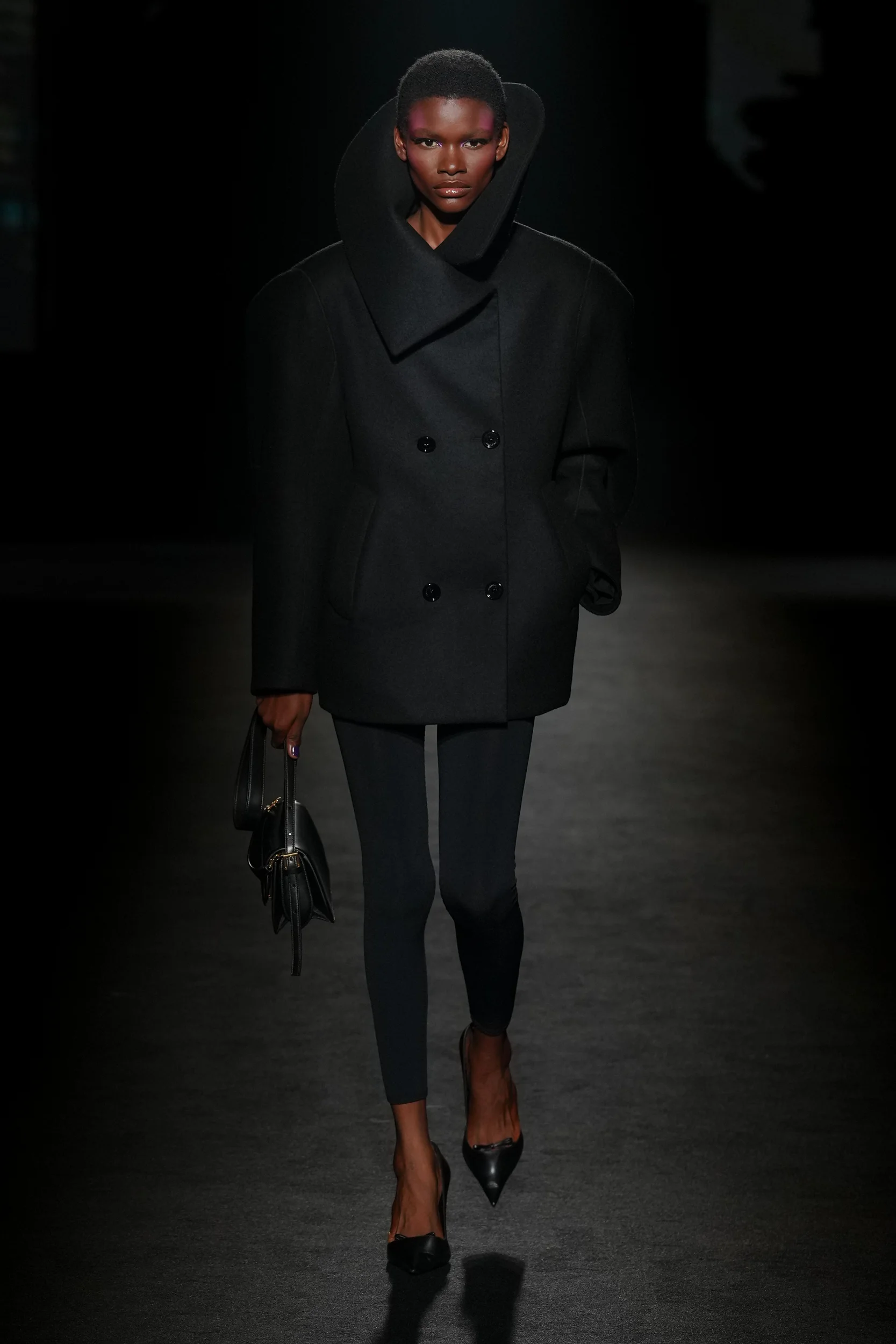 2026-27年秋冬コレクション_BALENCIAGA(バレンシアガ)_モデル_2