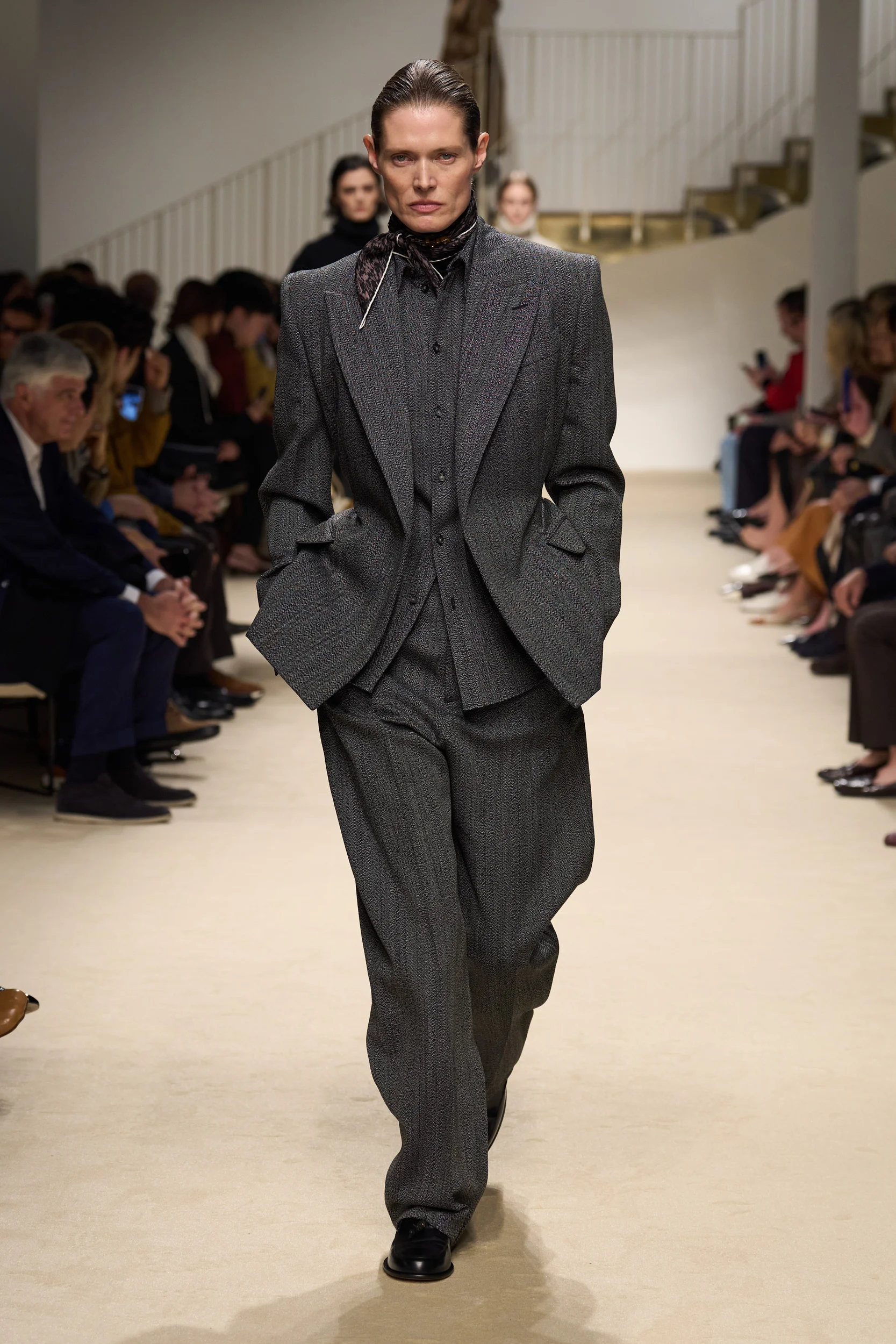 2026-27年秋冬コレクション_TOD'S(トッズ)_モデル_5