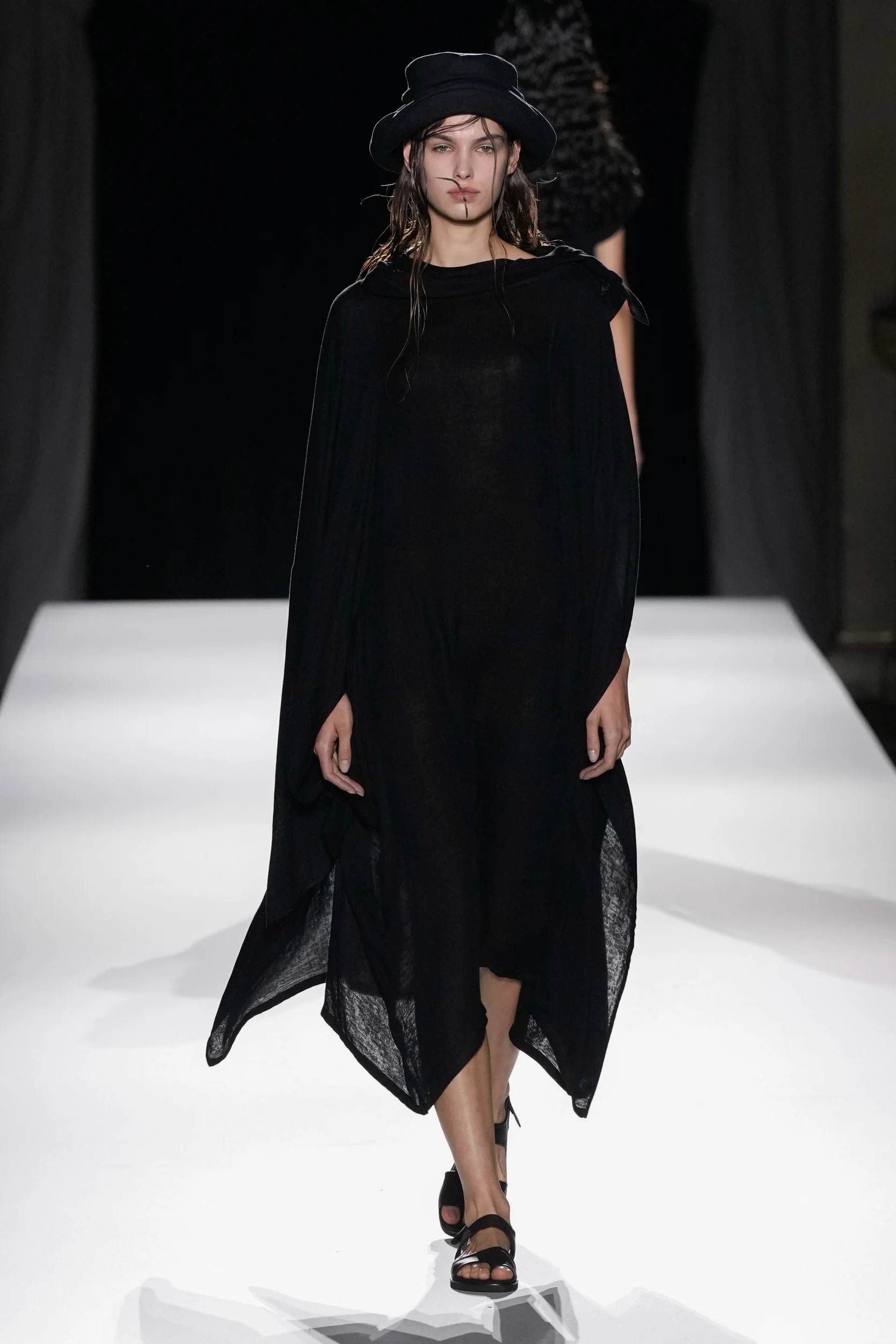 2026年春夏コレクション_YOHJI YAMAMOTO(ヨウジヤマモト)_モデル_41