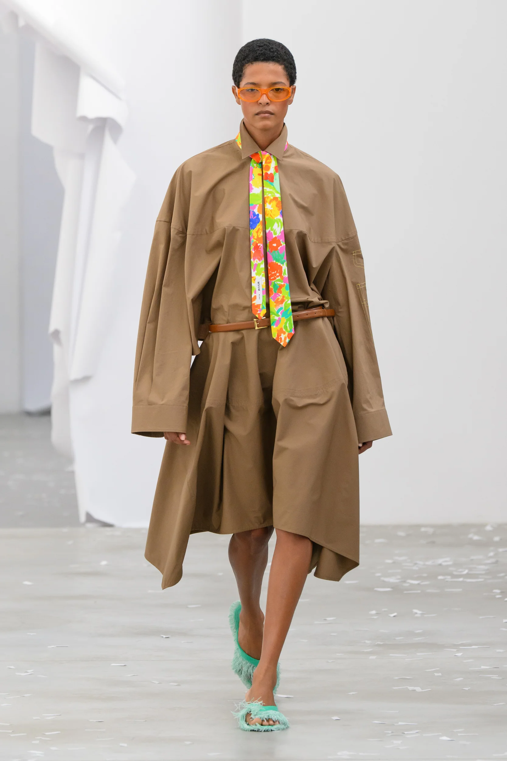 2027年春夏コレクション_MSGM(エムエスジーエム)_モデル_23