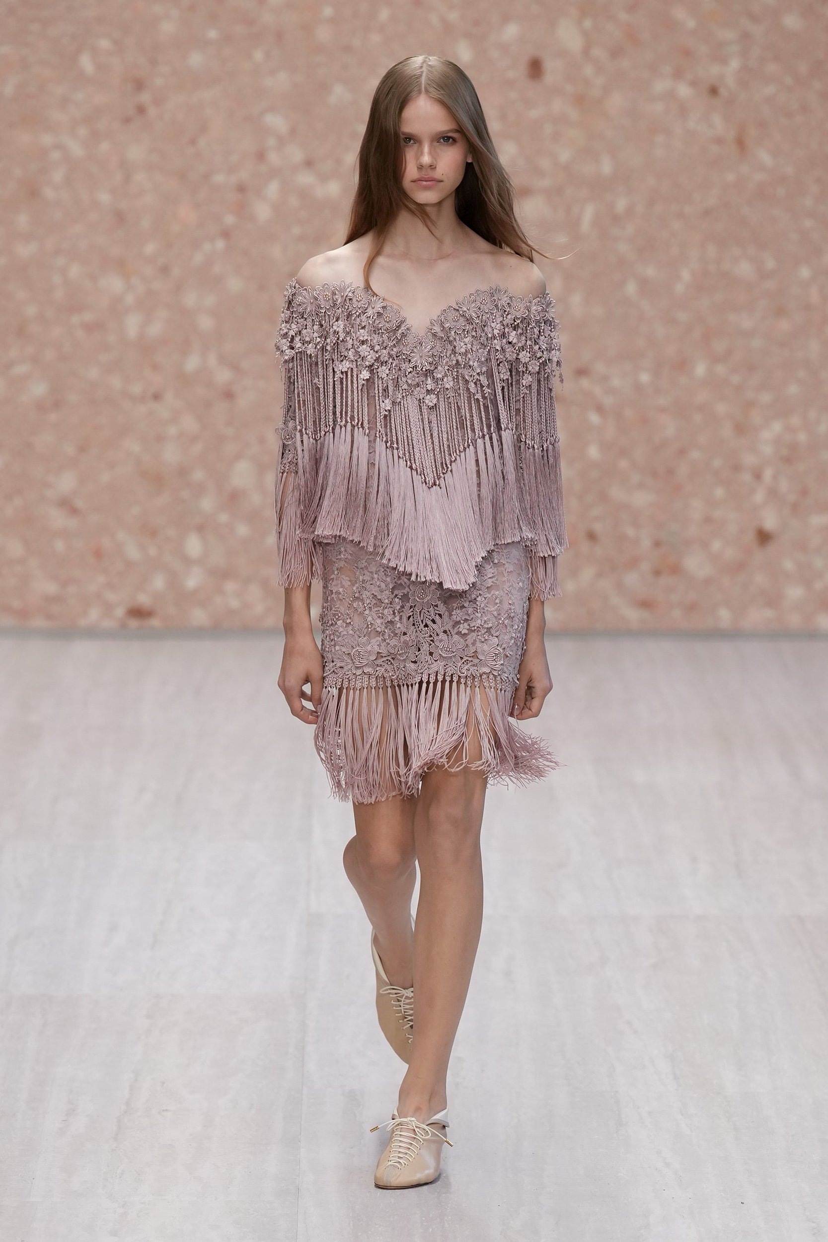 2027年春夏コレクション_CHLOÉ(クロエ)_モデル_3