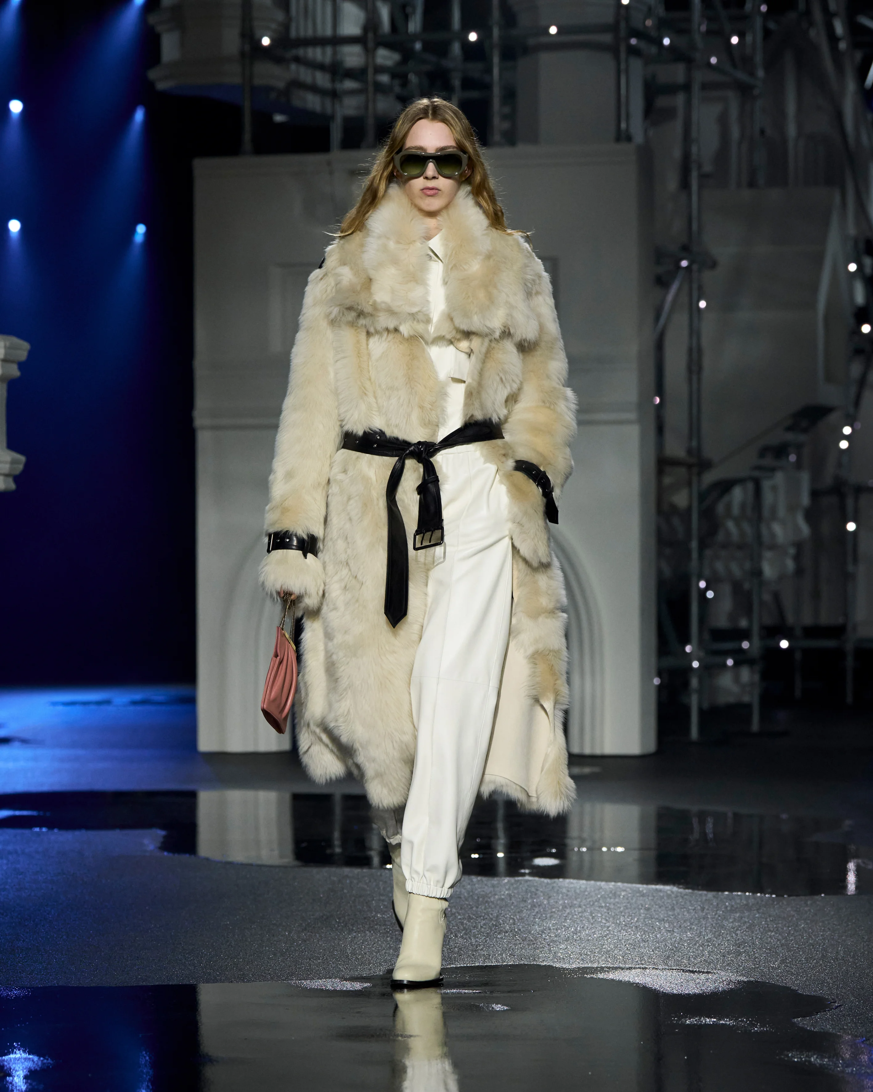 2026-27年秋冬コレクション_BURBERRY(バーバリー)_モデル_32