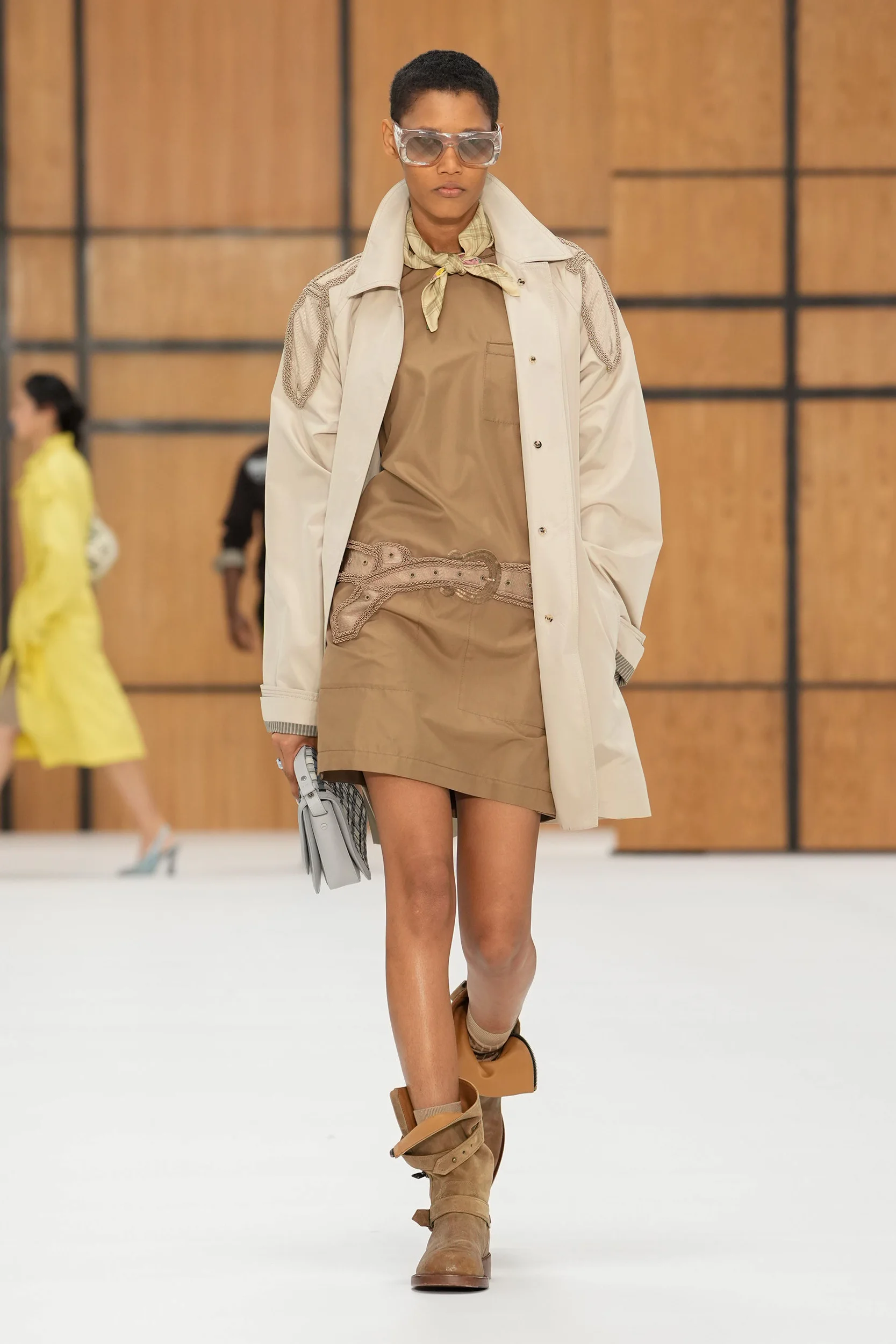 2027年春夏コレクション_BURBERRY(バーバリー)_モデル_13