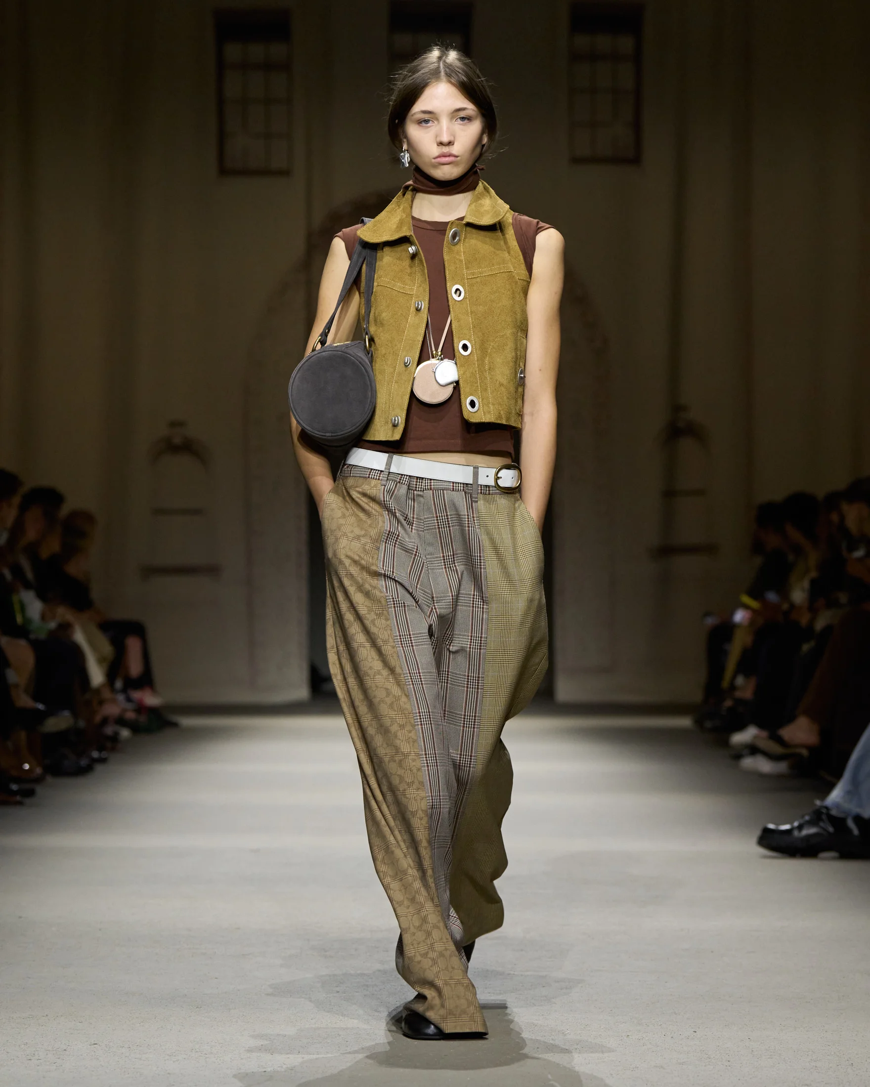 2026年春夏コレクション_COACH(コーチ)_モデル_19