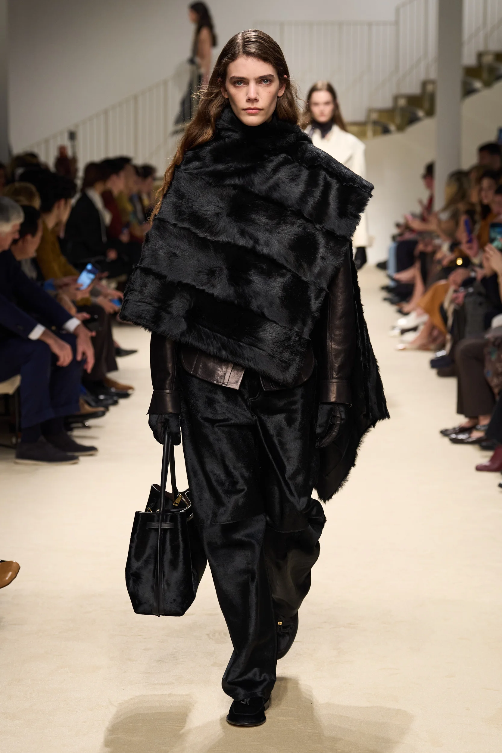 2026-27年秋冬コレクション_TOD'S(トッズ)_モデル_31