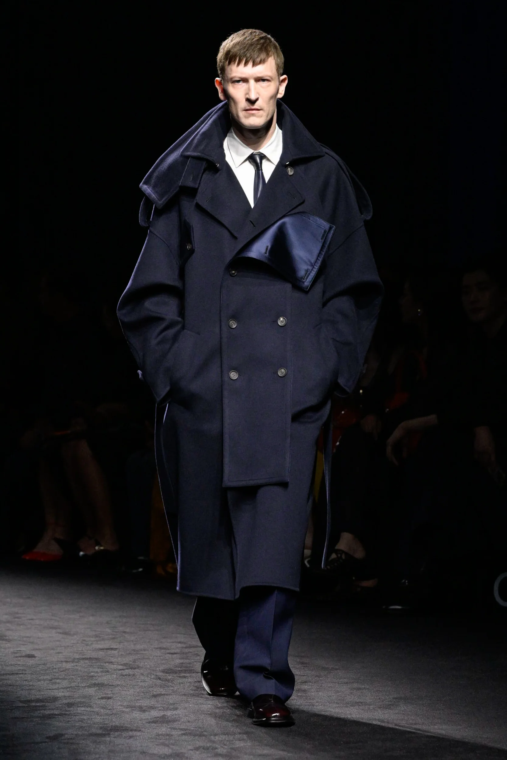 2026-27年秋冬コレクション_FERRAGAMO(フェラガモ)_モデル_6