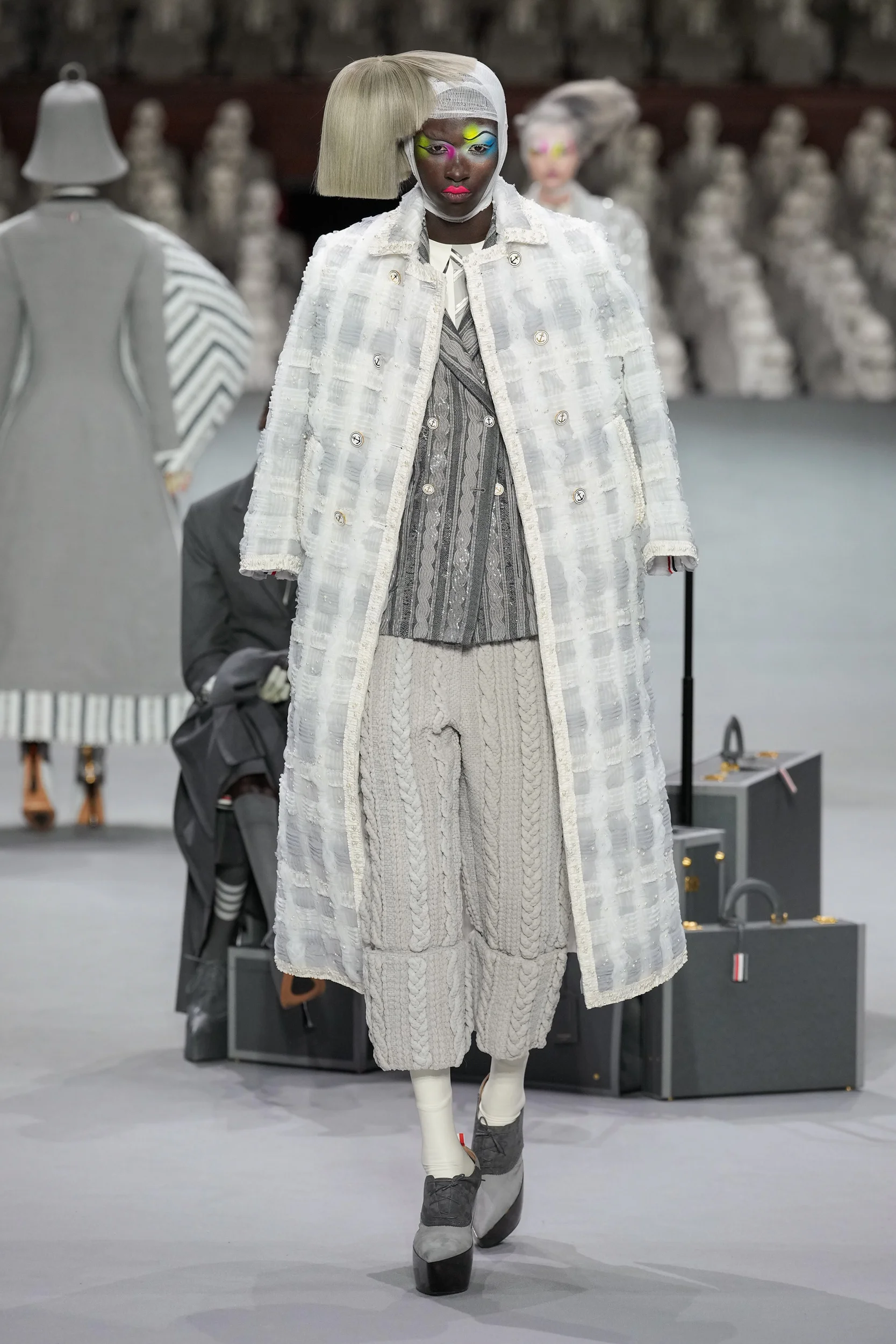 2023-24年秋冬オートクチュールコレクション_THOM BROWNE(トム ブラウン ニューヨーク)_モデル_14