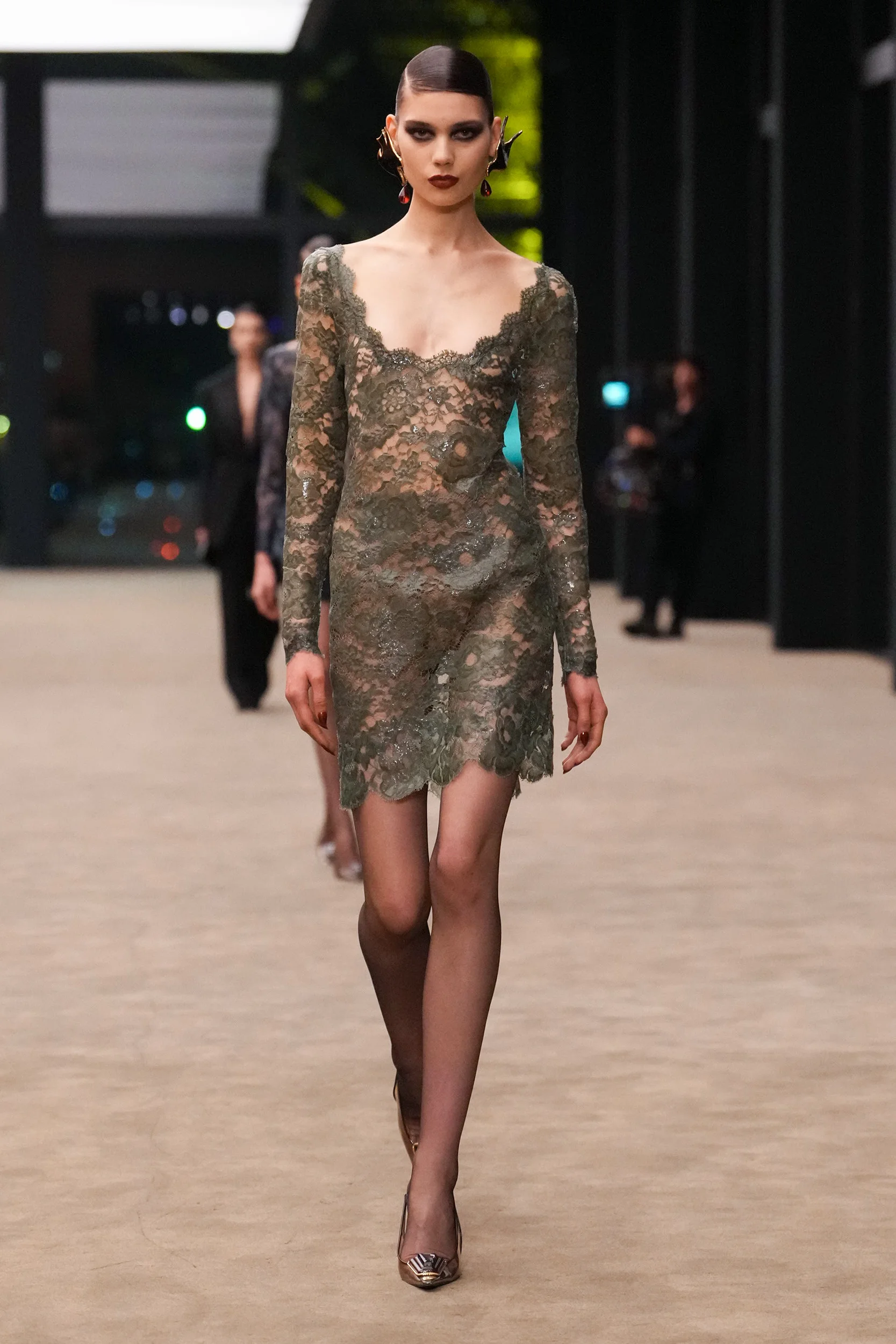 2026-27年秋冬コレクション_SAINT LAURENT(サンローラン)_モデル_47