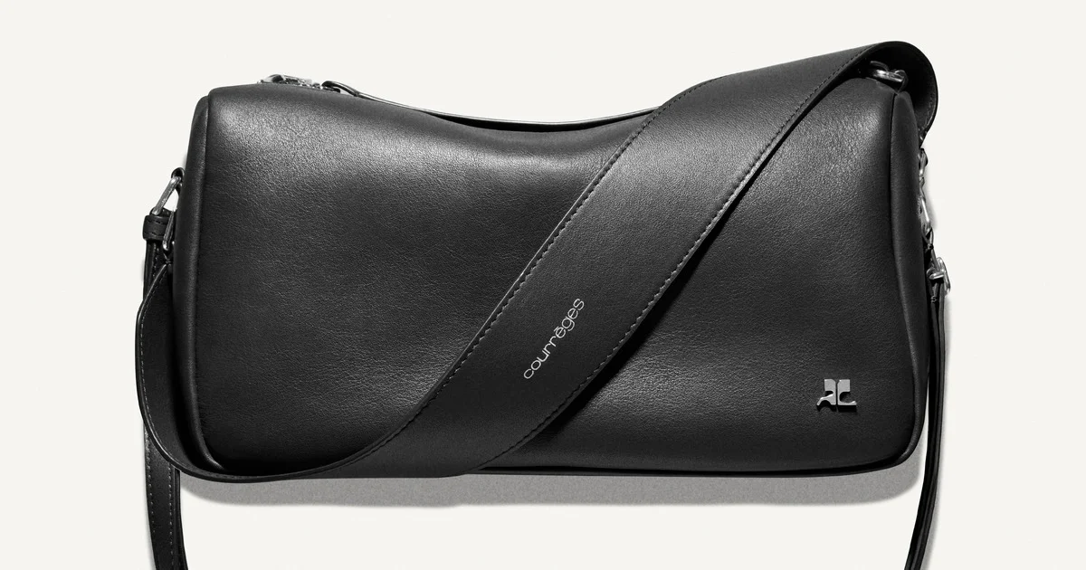 クレージュ】より、新作バッグ「Three Sixty Bag」が登場。360度回転
