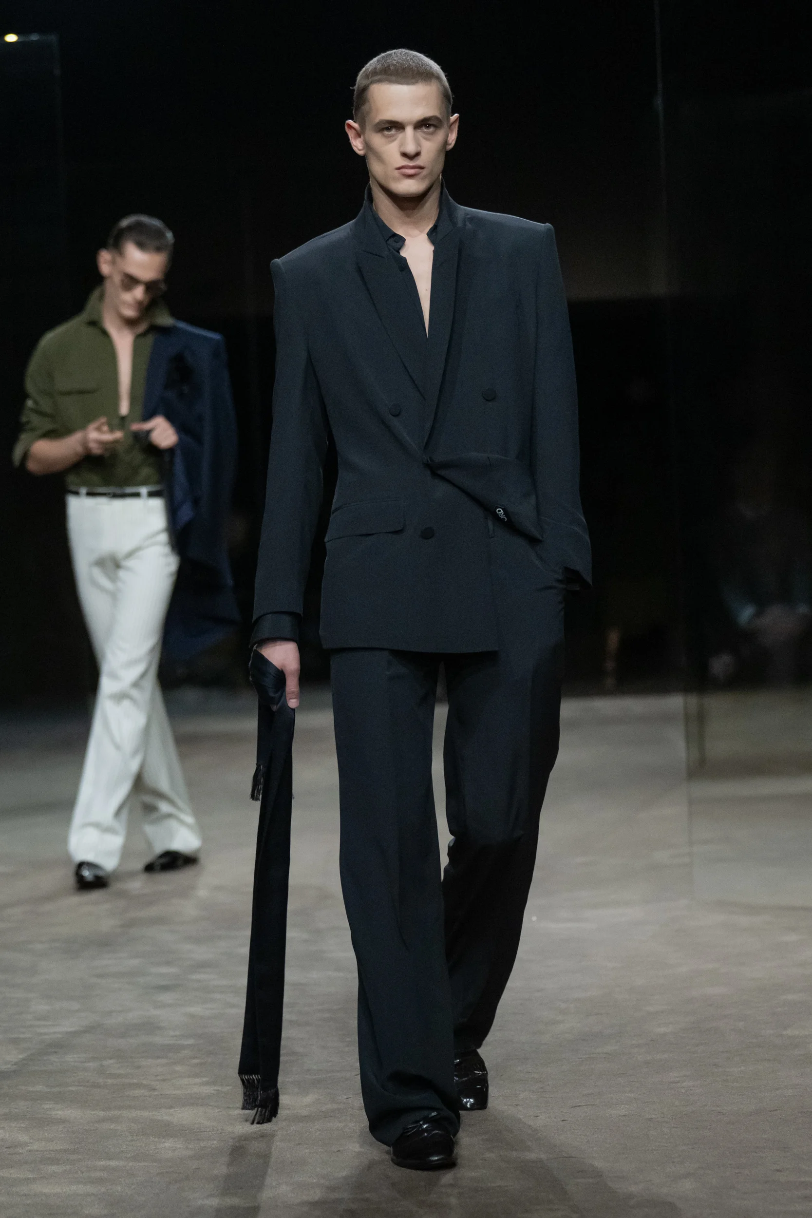 2027年春夏コレクション_TOM FORD(トム フォード)_モデル_22