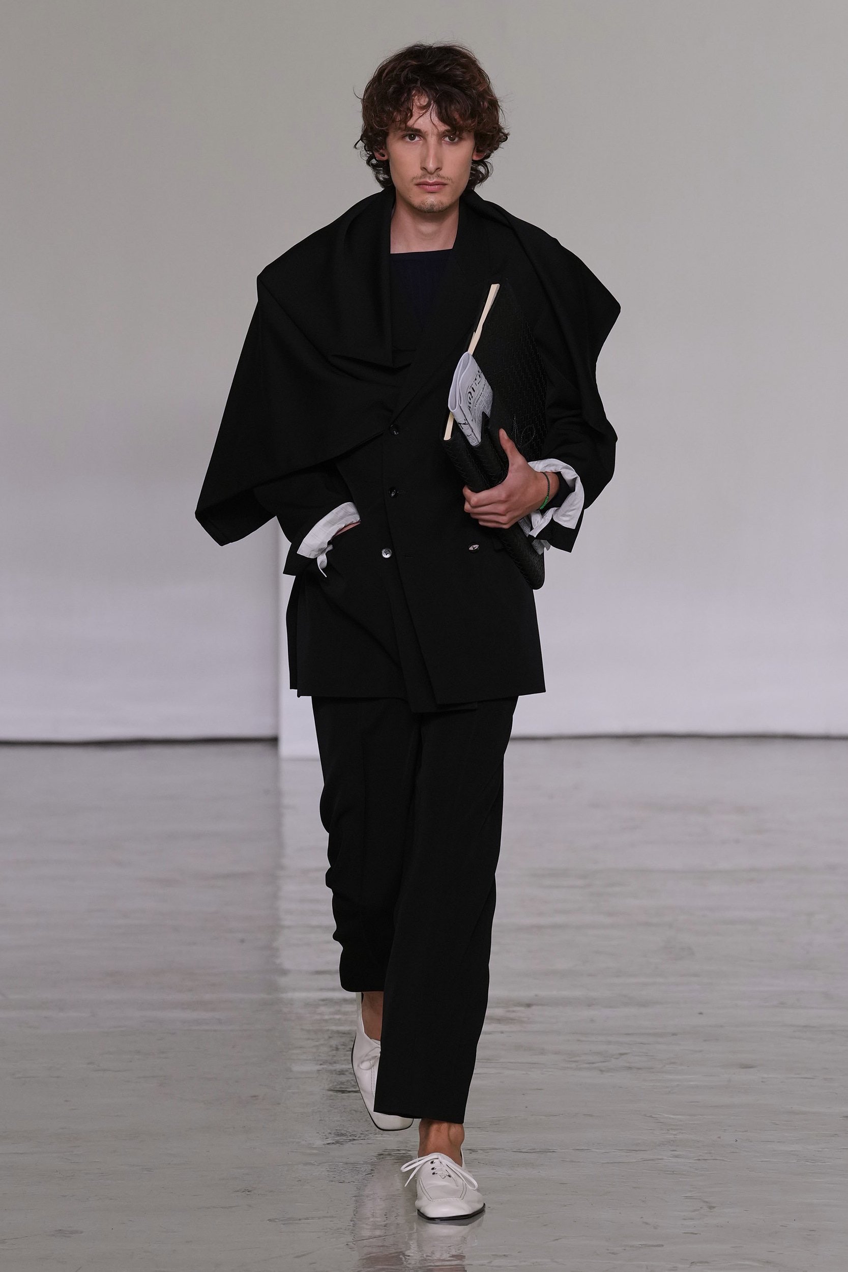 2027年春夏コレクション_BOTTEGA VENETA(ボッテガ ヴェネタ)_モデル_12