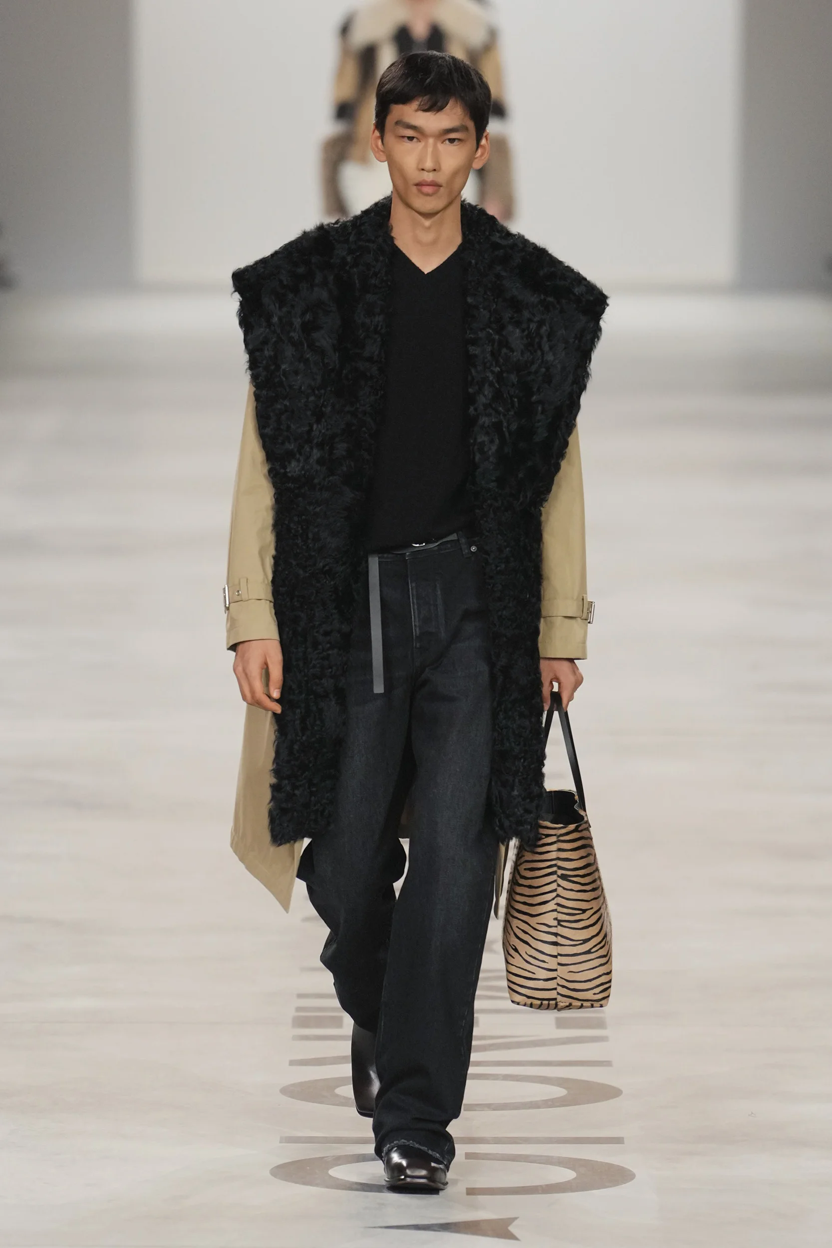 2026-27年秋冬コレクション_FENDI(フェンディ)_モデル_37