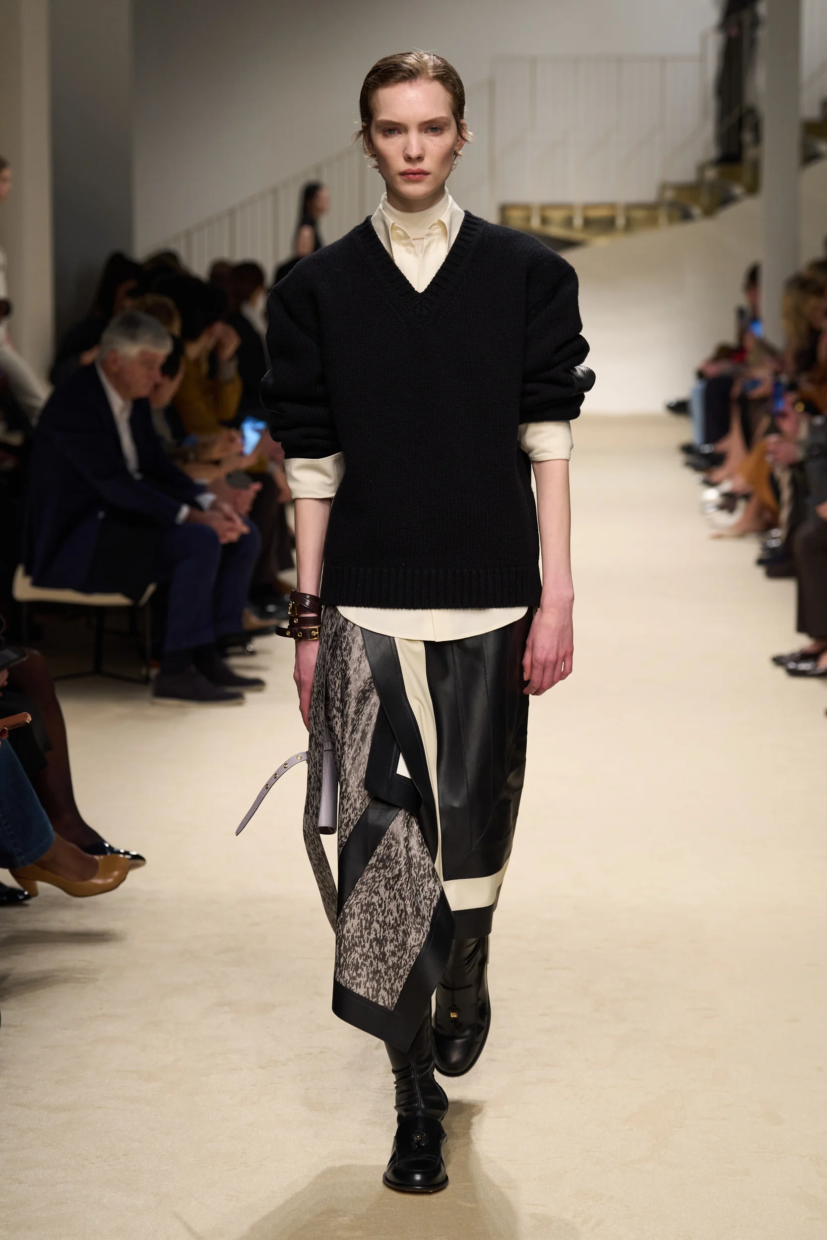 2026-27年秋冬コレクション_TOD'S(トッズ)_モデル_19