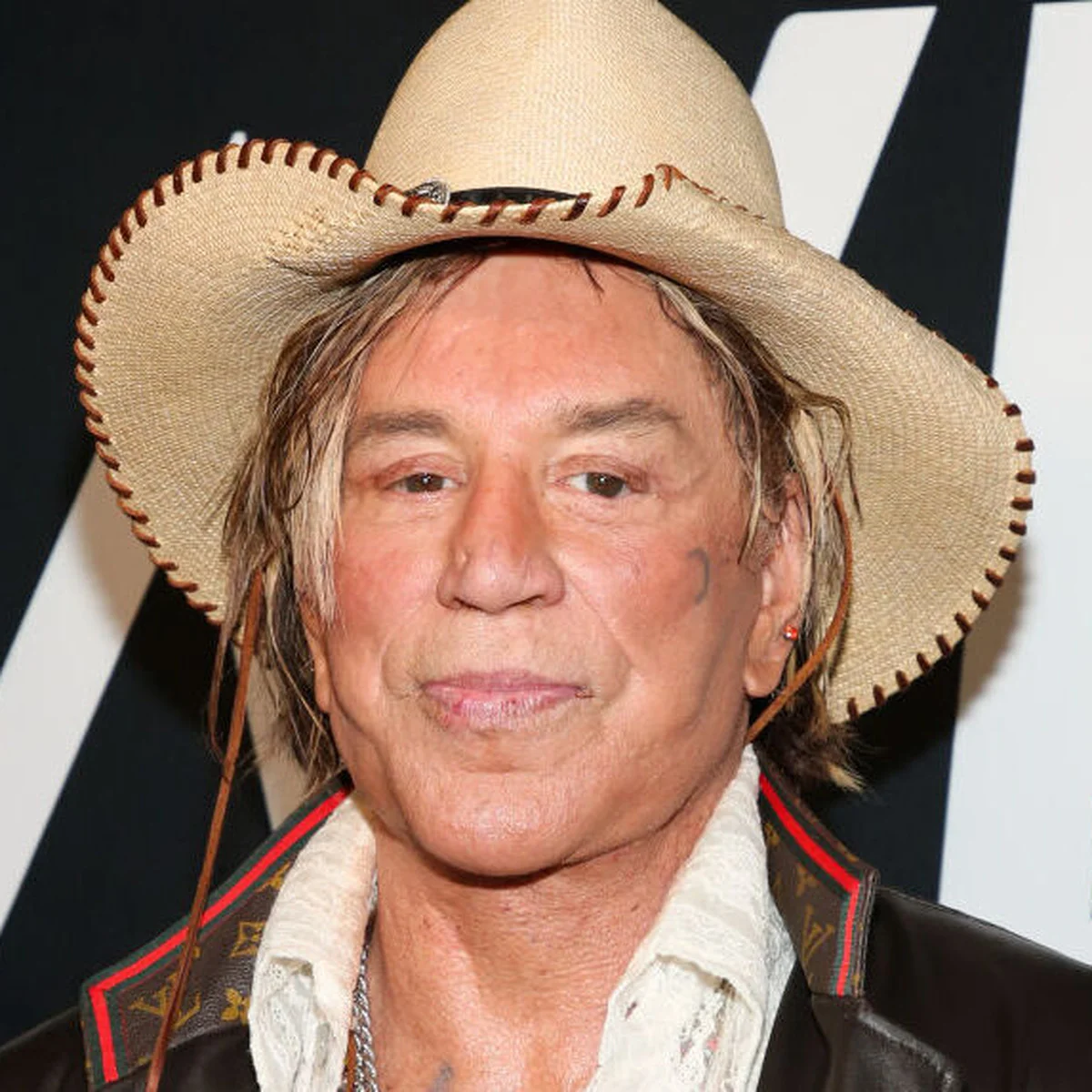  『ナインハーフ』で名を馳せたミッキー・ローク、約900万円超えの家賃滞納で問題勃発。突如開設されたクラウドファンディングに怒り心頭「ファンに１セントたりとも頼むことは“絶対に”ない」