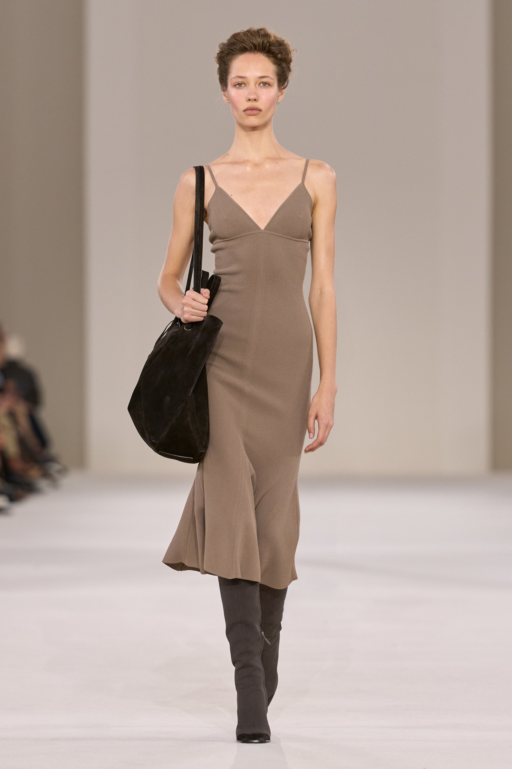 2027年春夏コレクション_MAX MARA(マックスマーラ)_モデル_4