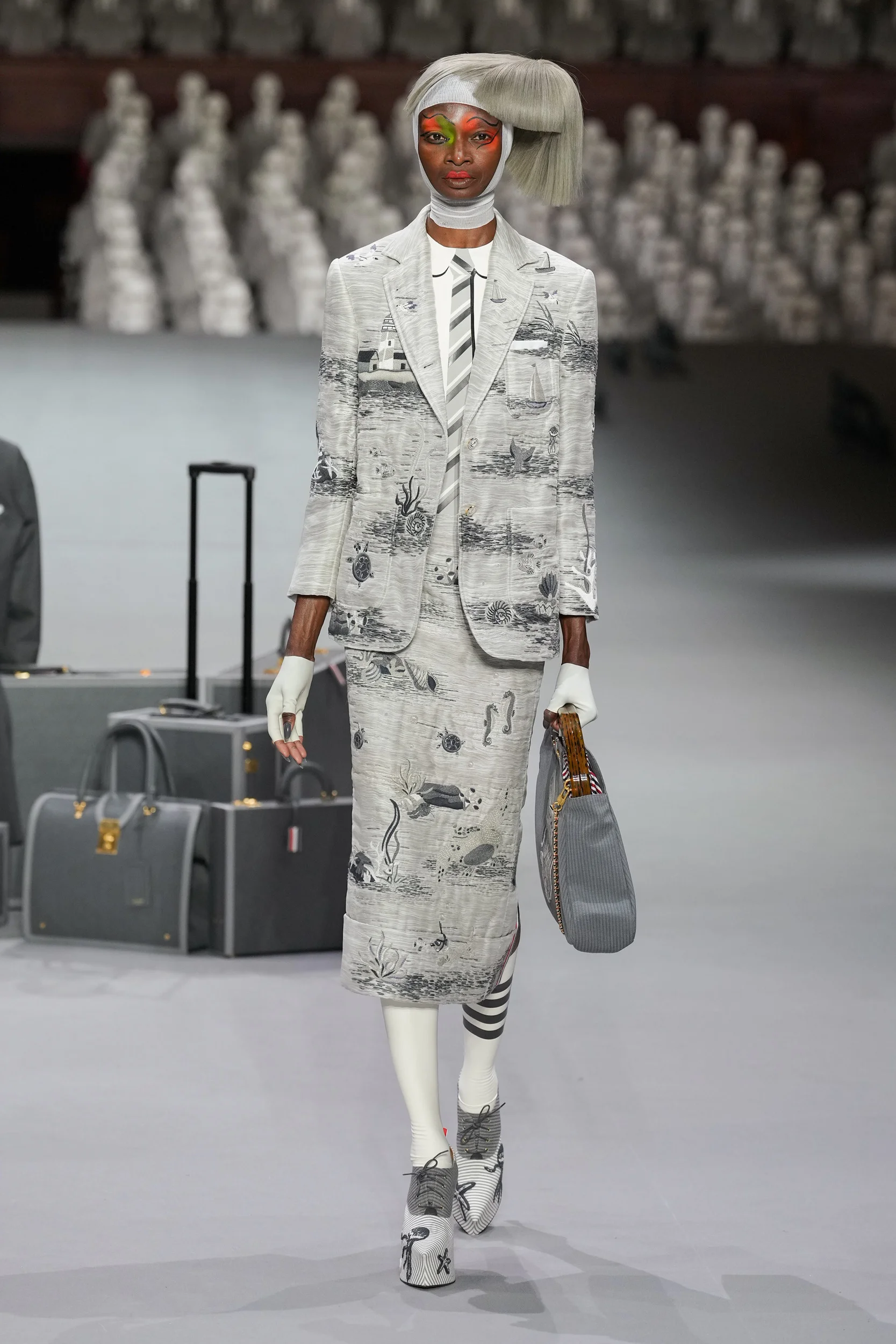 2023-24年秋冬オートクチュールコレクション_THOM BROWNE(トム ブラウン ニューヨーク)_モデル_33